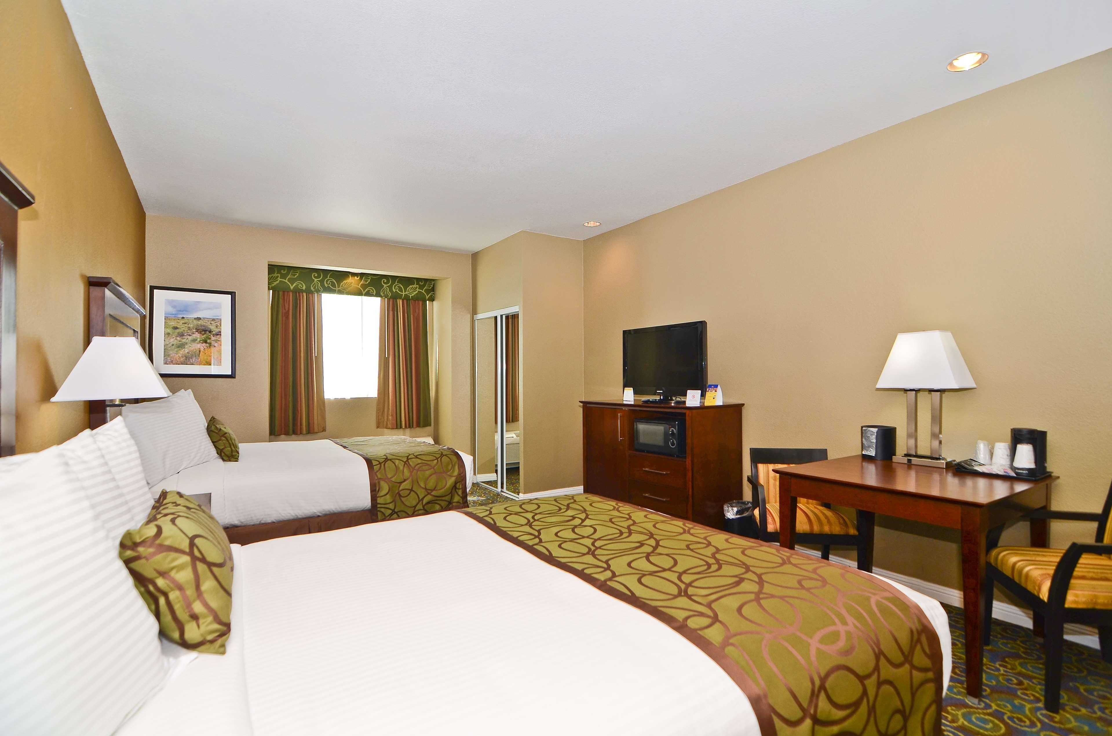 Best Western California City Inn & Suites Екстер'єр фото