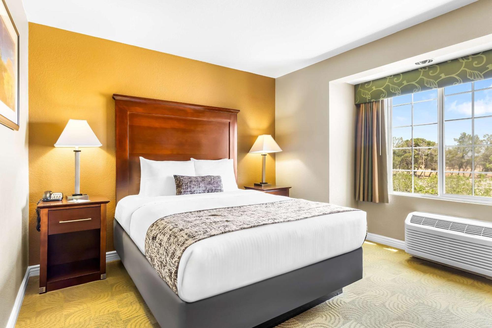 Best Western California City Inn & Suites Екстер'єр фото